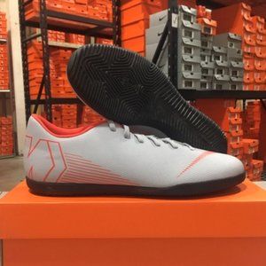 NEW! Nike Men's Vapor 12 Club IC Soccer Shoes!